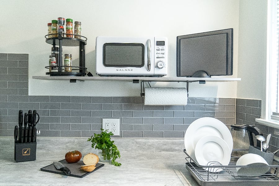 Kitchen - Counter & Shelf