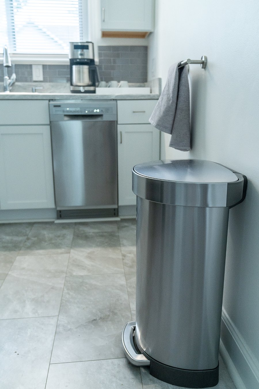 Kitchen - Dish Washer & Trash Bin