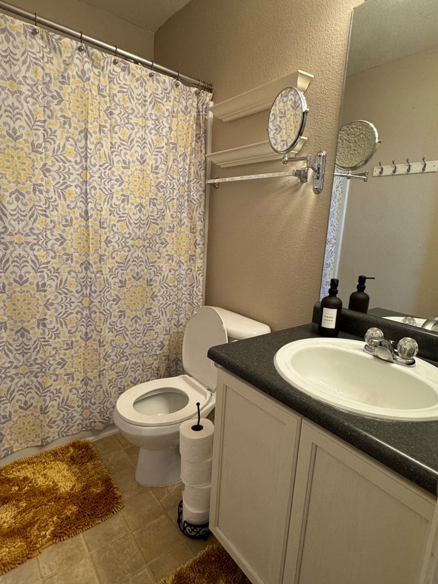 Bathroom in second bedroom