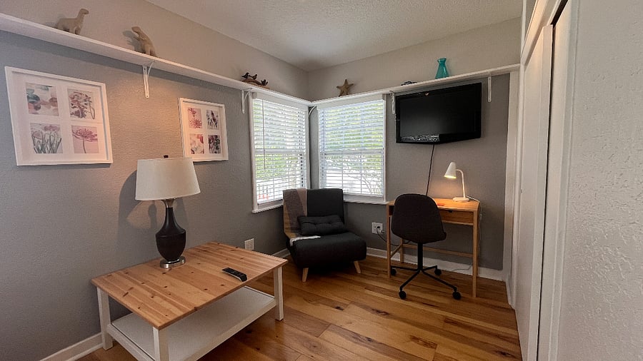Den/Bedroom 4