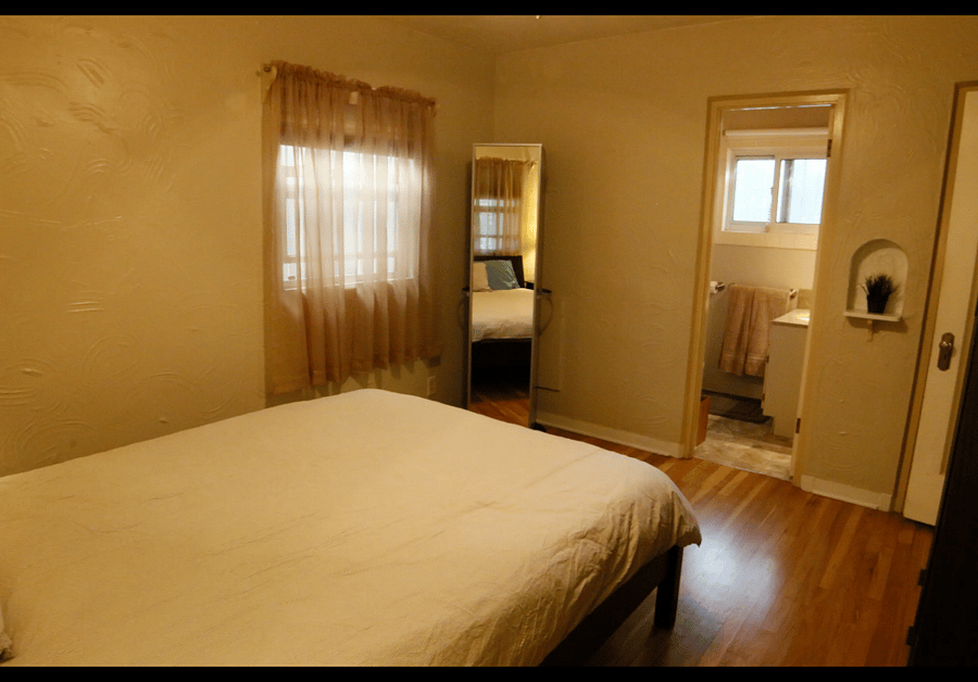 Main Bed & Bath
