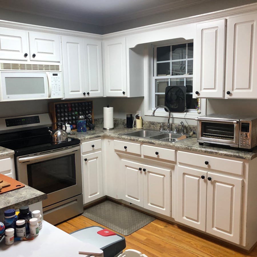 Kitchen (microwave has been replaced)