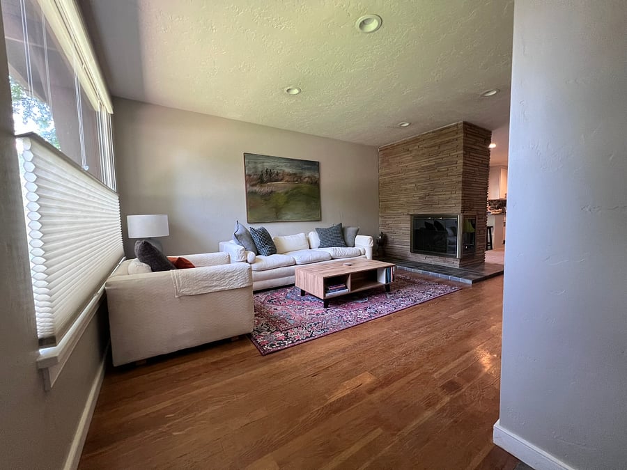 Livingroom from front door