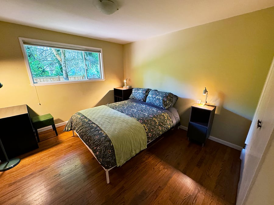 Bedroom 2 - queen bed