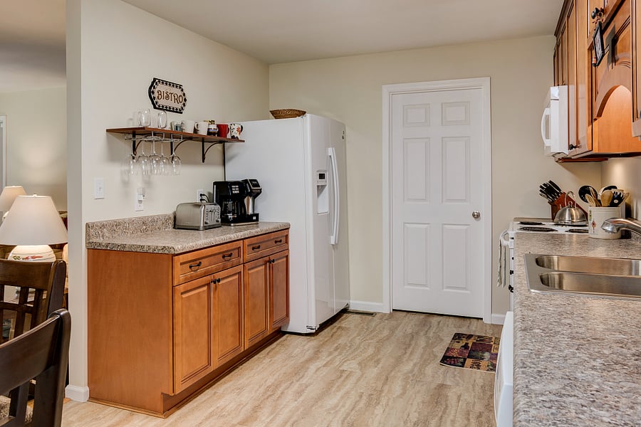 Well thought-out designed kitchen to cook in.