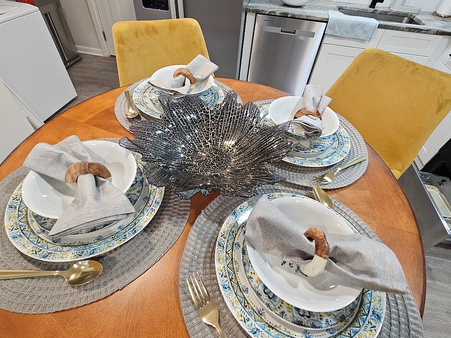 8 place table setting