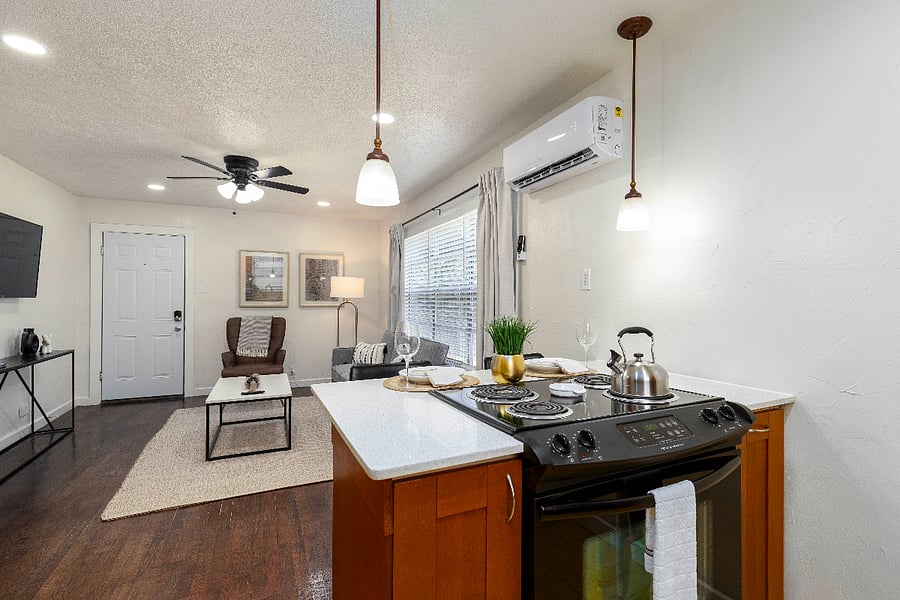 Fully furnished kitchen
