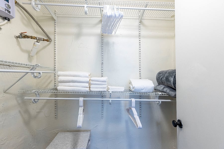 Walk in closet with ample space