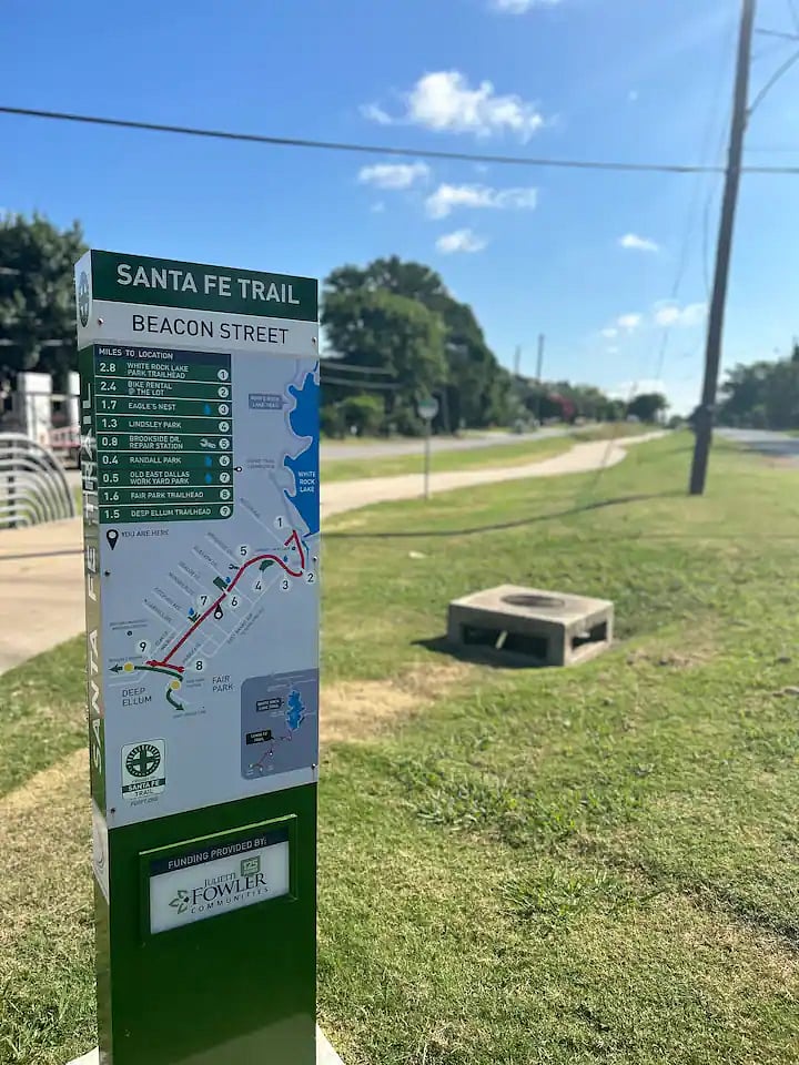 Santa Fe Trail
- 4 minute drive from apartment