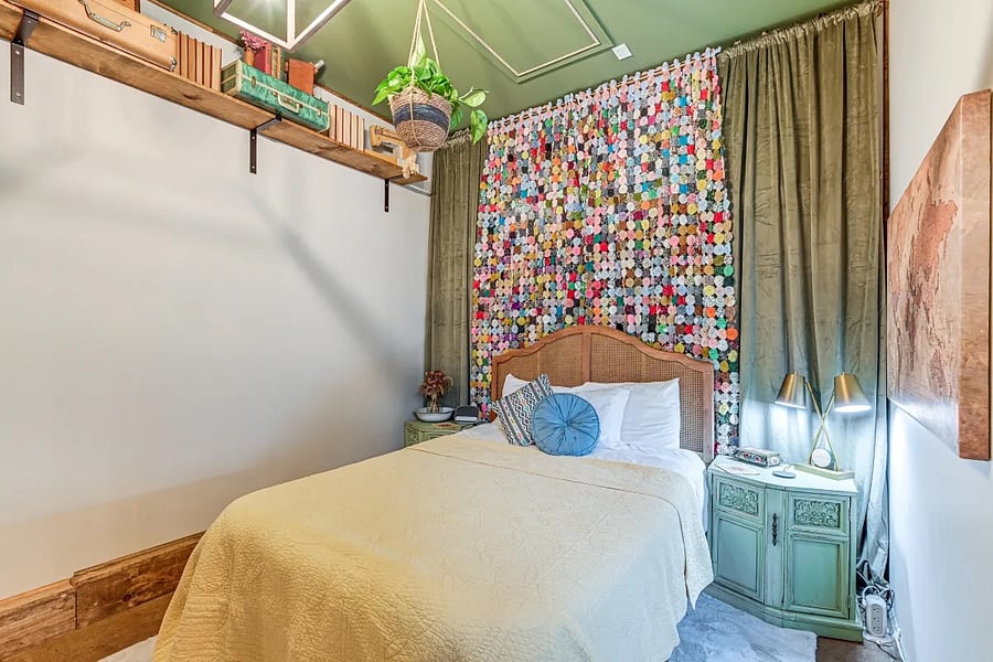 Queen bed