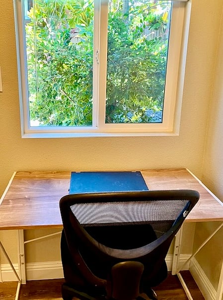 Dedicated office space. Fast Wi-Fi.