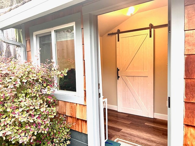 Front Door Entryway. Additional storage