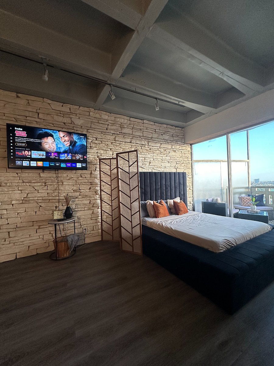 Living room.