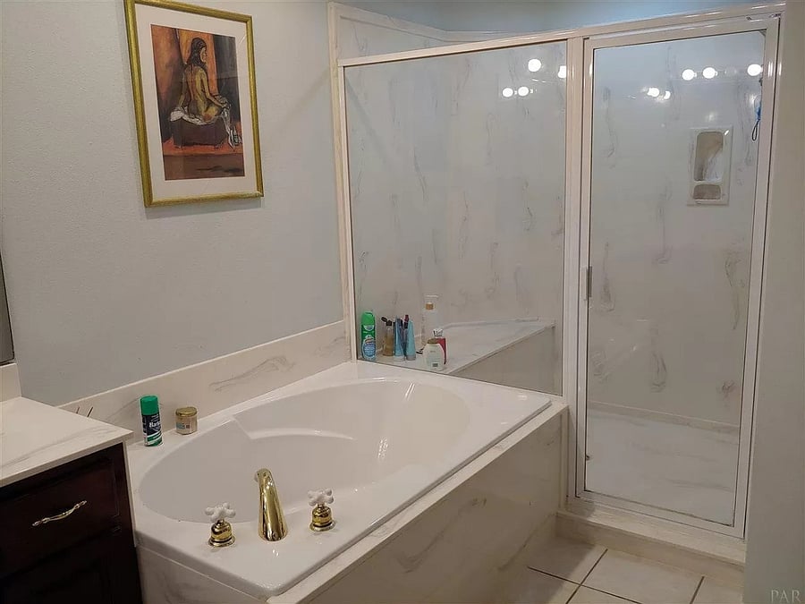 Main House - Master Bath