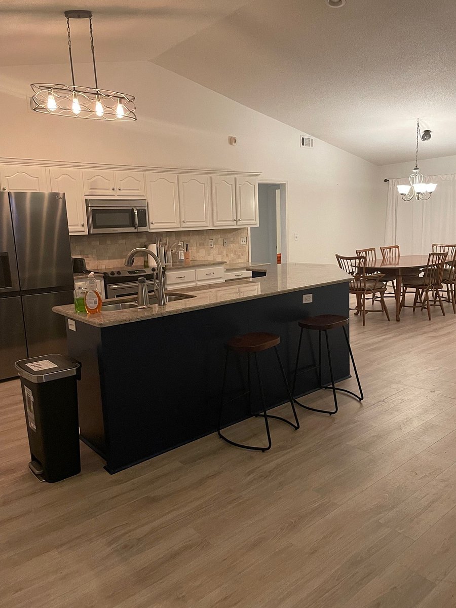 Main House Kitchen/Dining