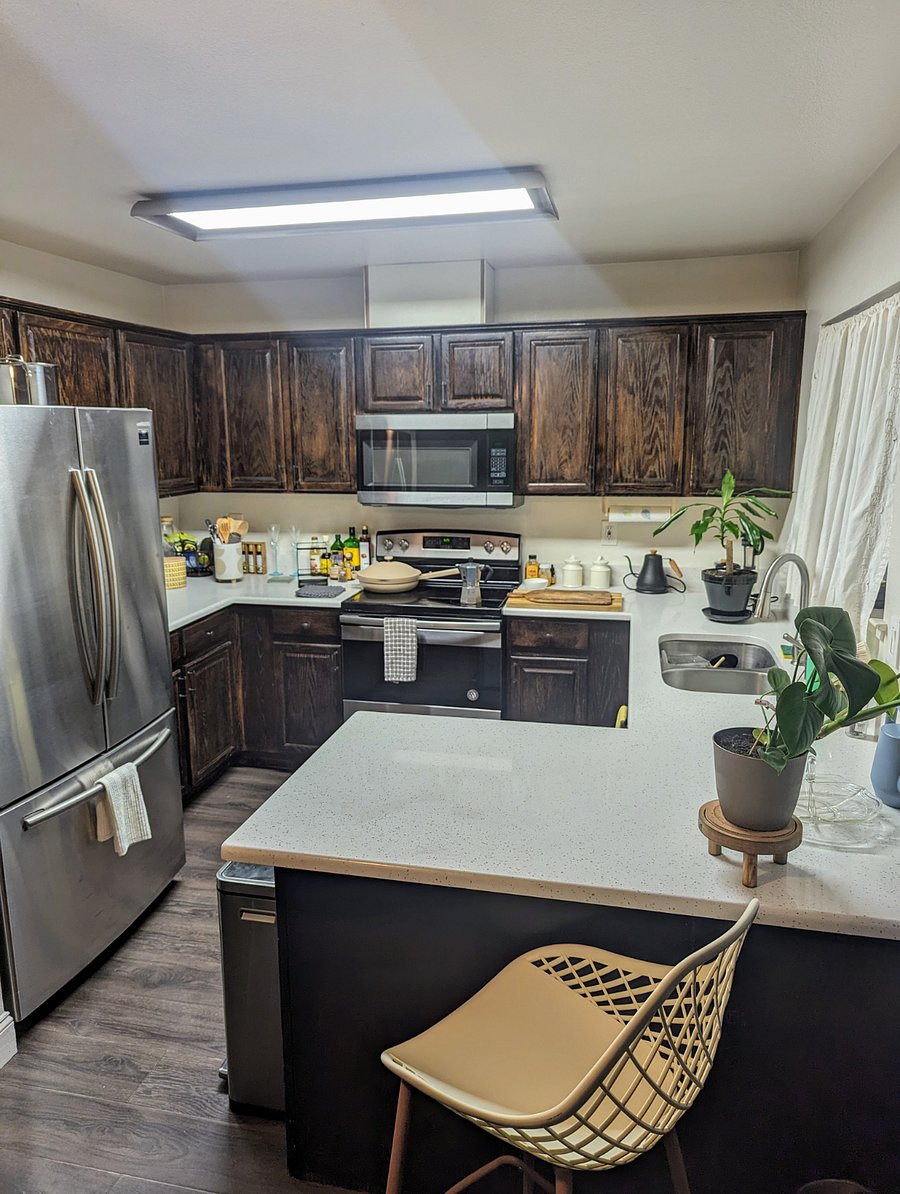 Full kitchen