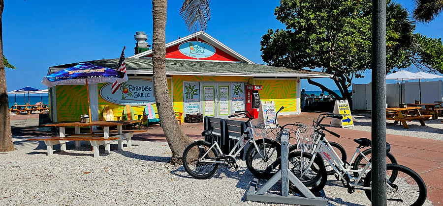 Enjoy food, cocktails, live music, shopping and more at the Paradise Grille on Pass-a-Grille Beach located 2.5 miles from the condo. Check out the following website: https://www.visitpassagrille.com/