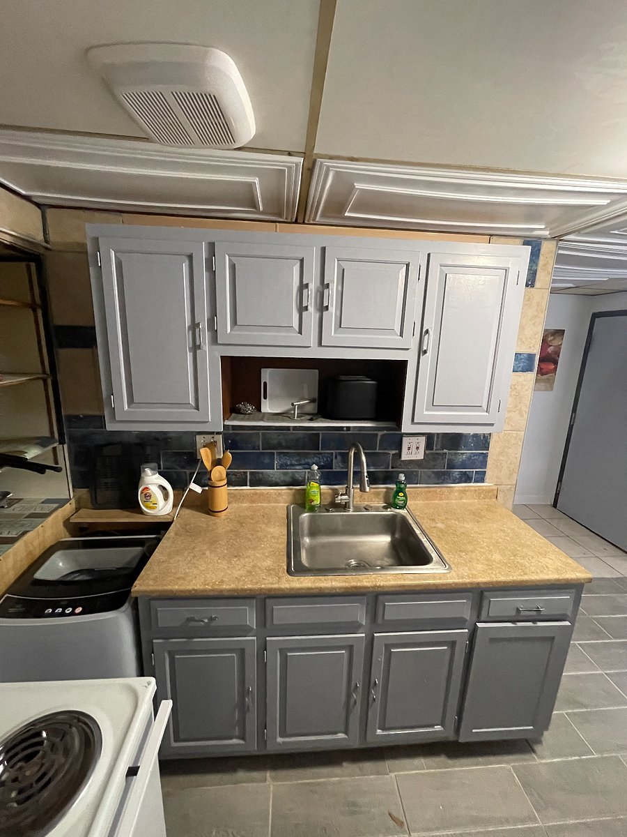 Kitchen & cupboards with mini washer plus utensils