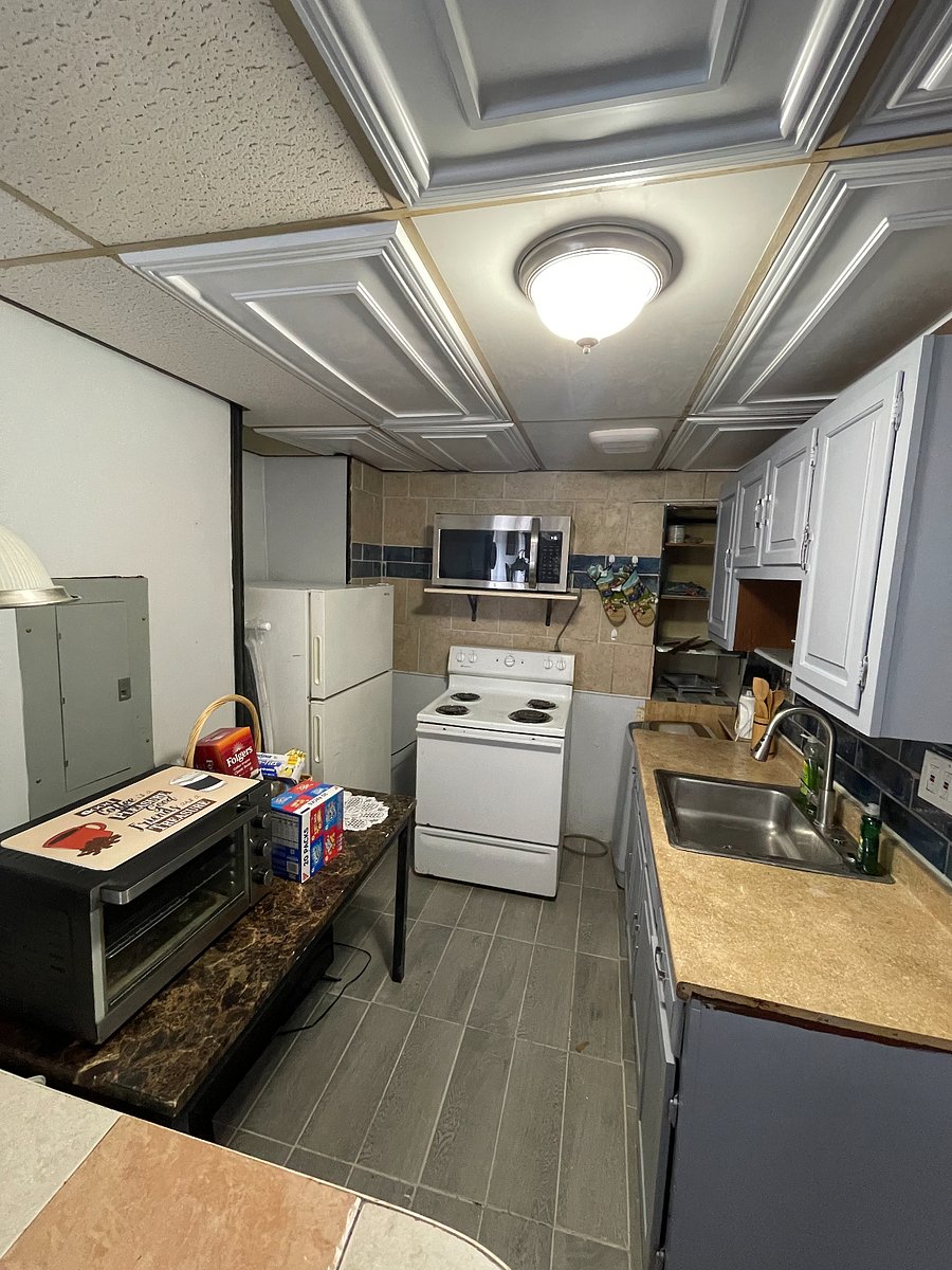 Microwave, Fridge, Stove Oven, free coffee tea and snacks upon entry
