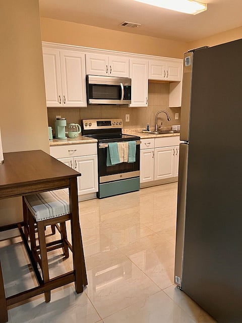 Furnished Finder property 714605_1 photo 18