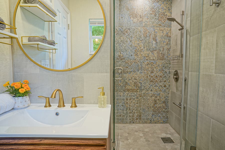 Master bathroom.
With (much) the same stylish design and a refreshing rainfall shower experience.