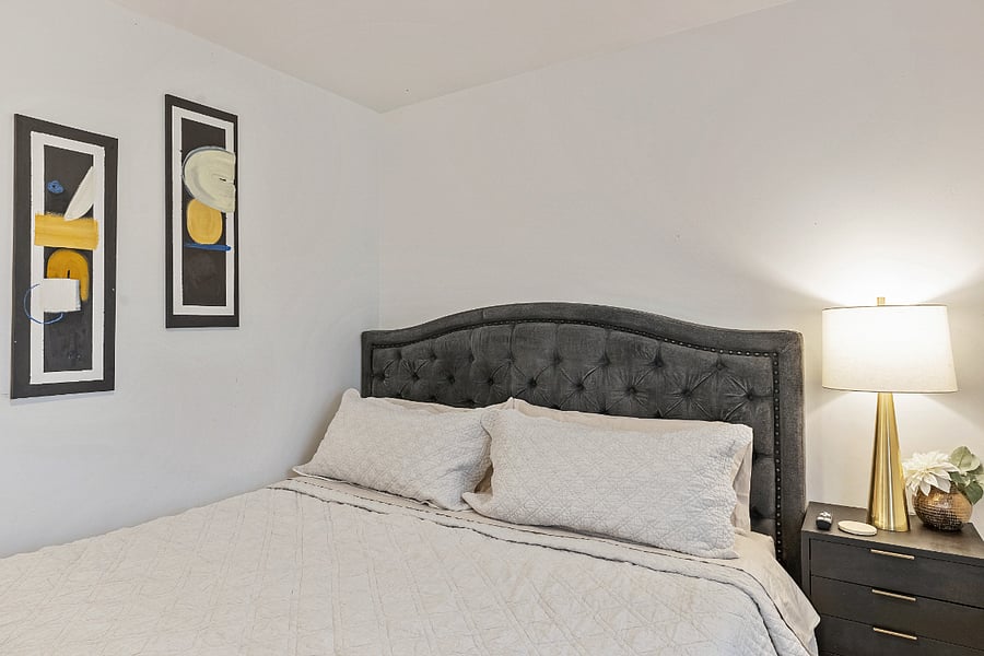 Bedroom #1 - King size memory foam mattress