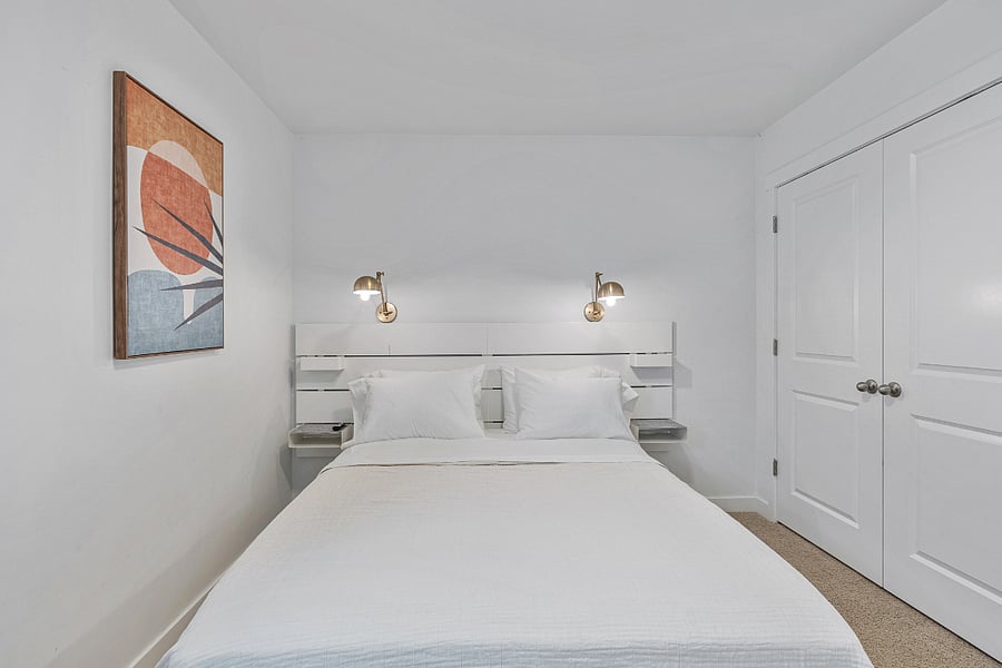 Bedroom #3 - Queen size memory foam mattress. 