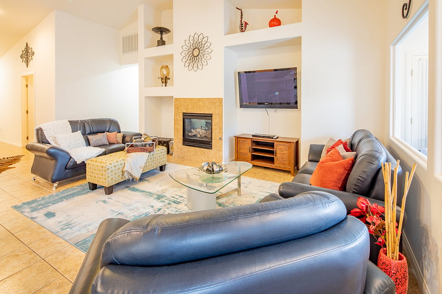 Living room with Fireplace