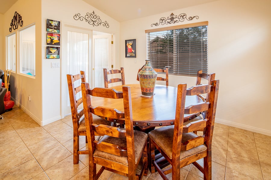 Dining room with beautiful round table