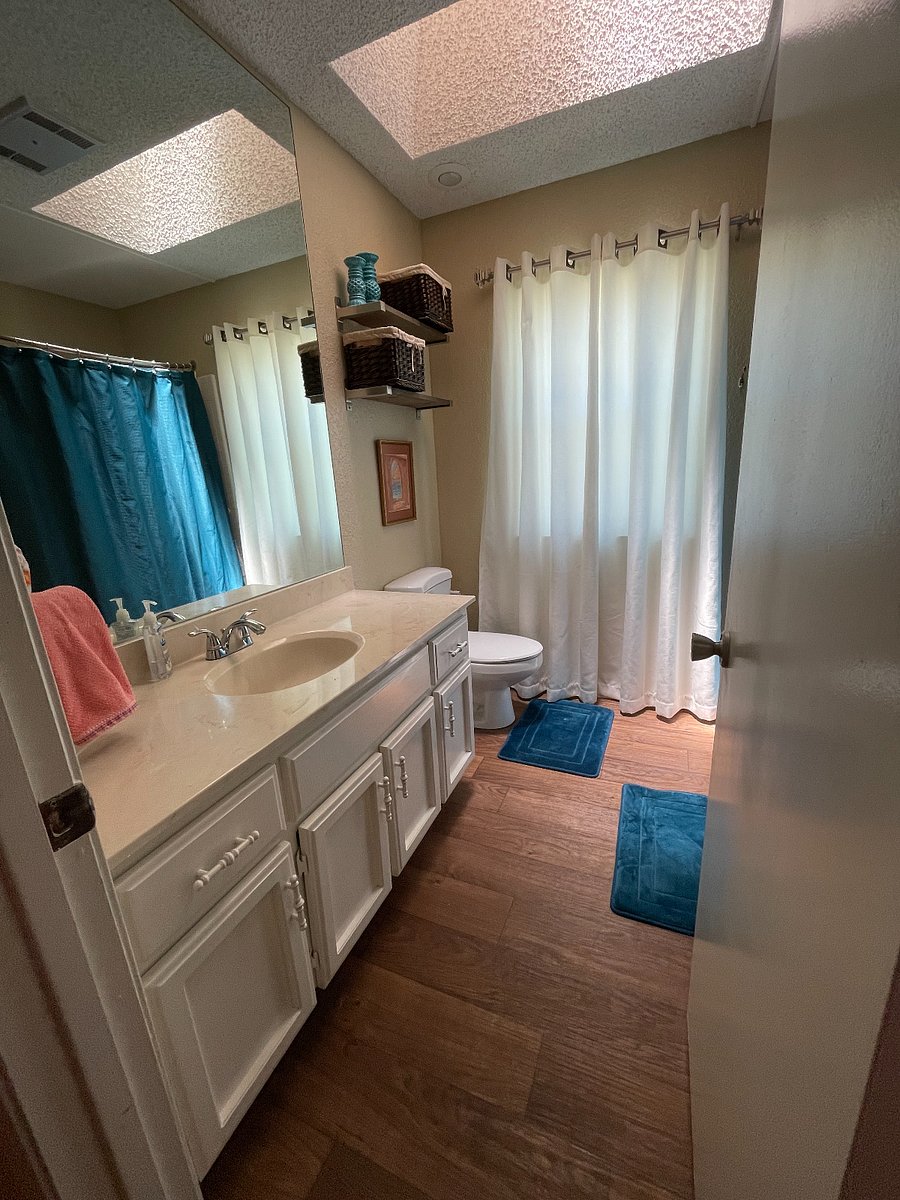 2nd Full Bathroom