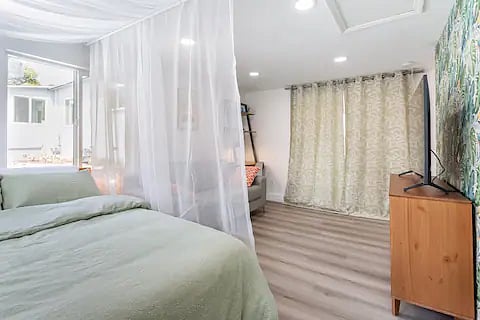 Brand new solid wood queen bed with 12 inch brand new memory foam mattress plus canopy curtains. Wake up every moring in this beautiful bed with park view outside of your window, everyday will be a good day :) 