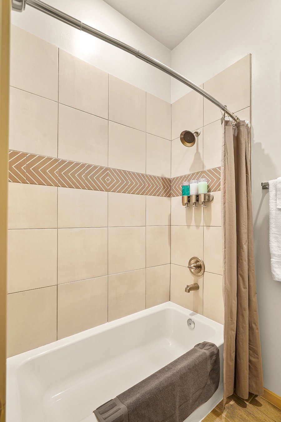 Furnished Finder property 715073_1 photo 19