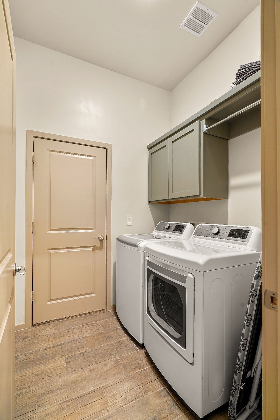 Furnished Finder property 715073_1 photo 20