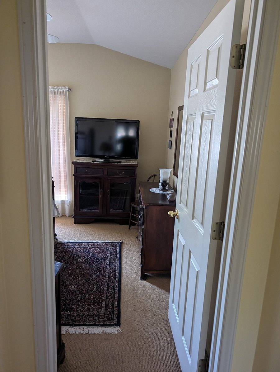 Guest Bdr with dresser and smart TV