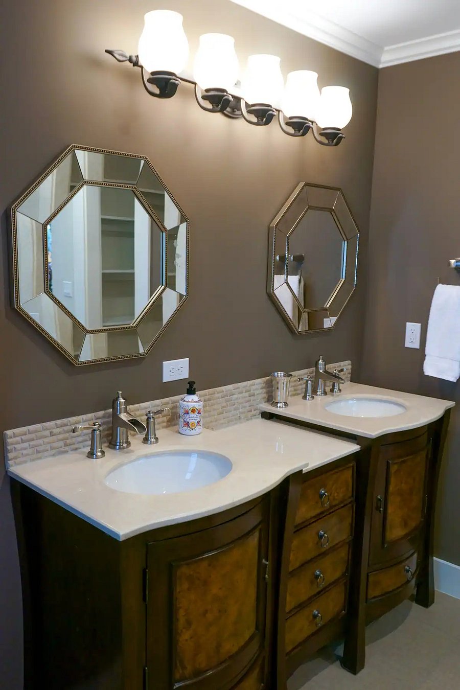 Furnished Finder property 715298_2 photo 17