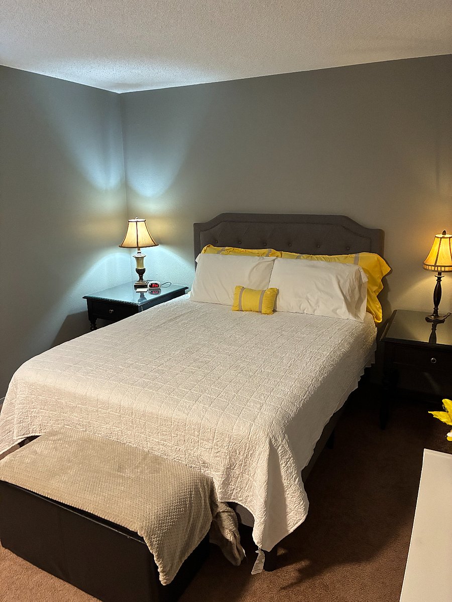 Main bedrooom
