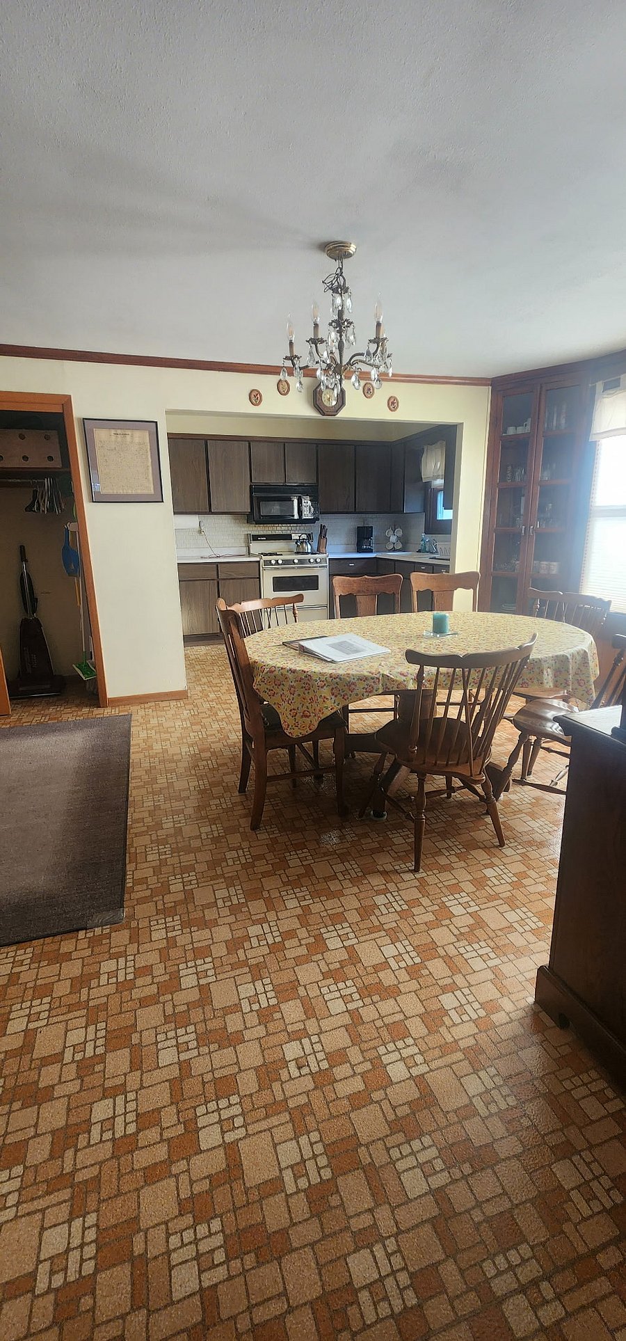 Dining room looking at kitchen