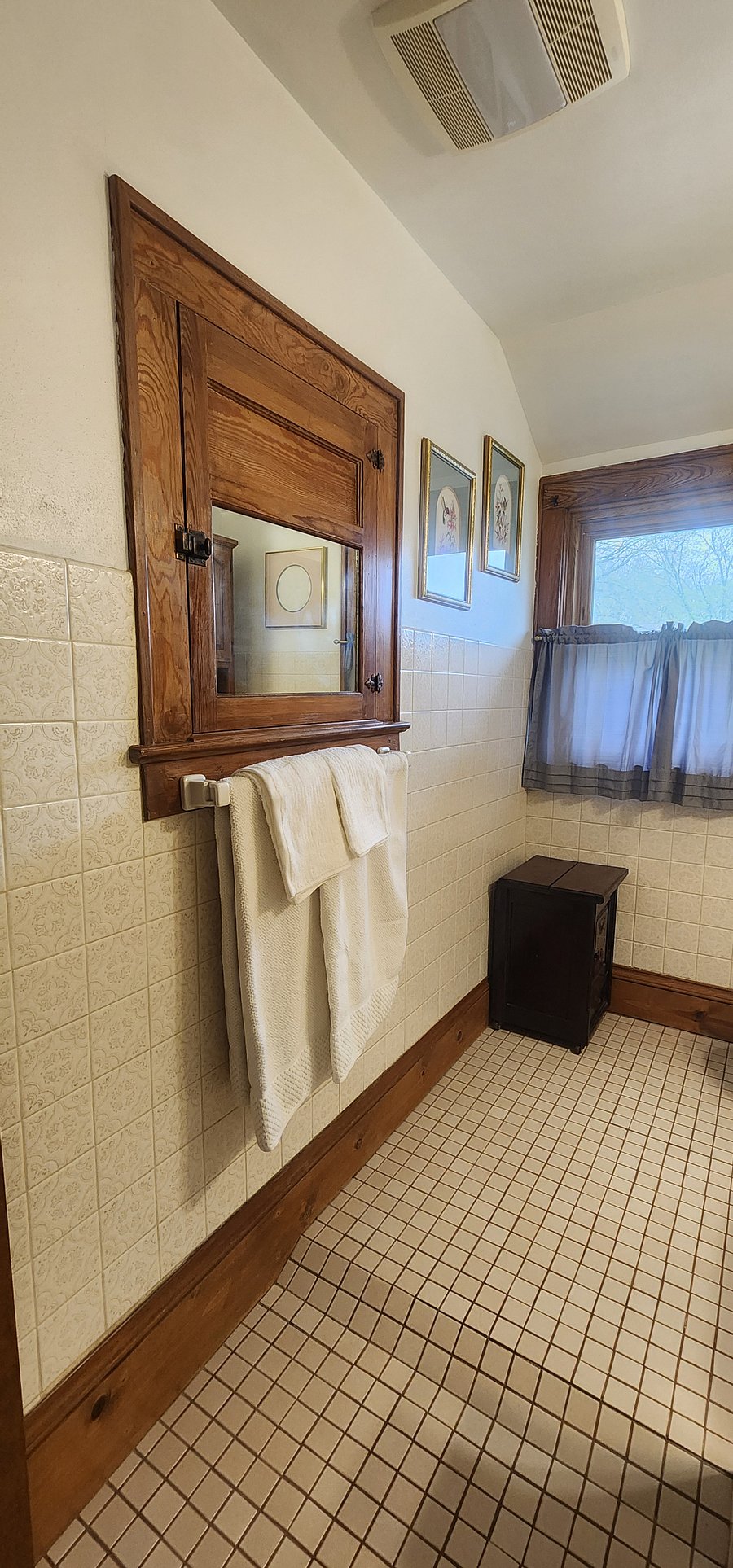 Upstairs bathroom