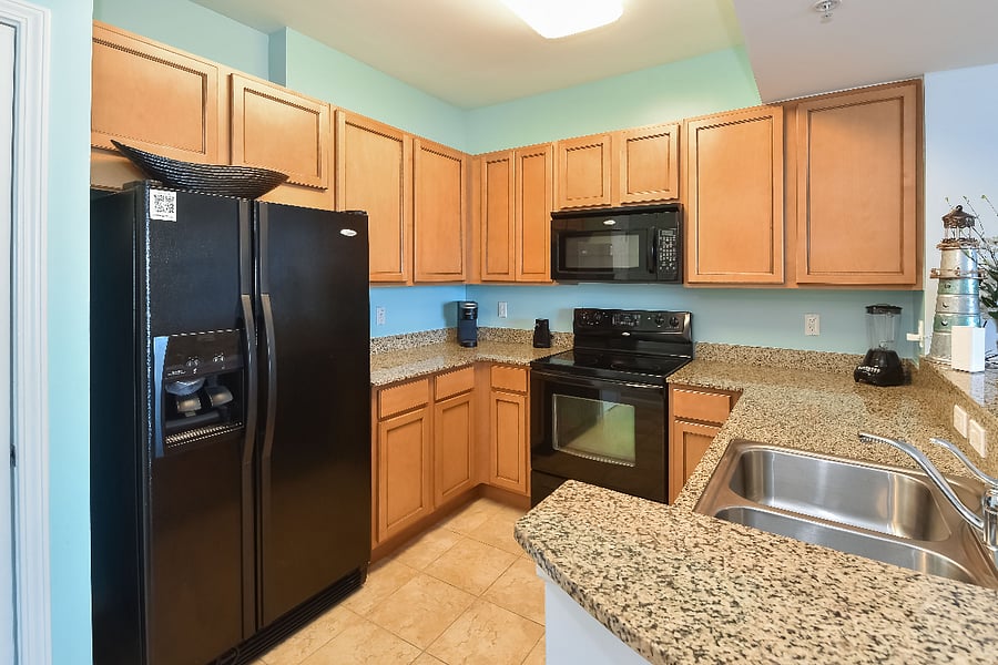 full kitchen
