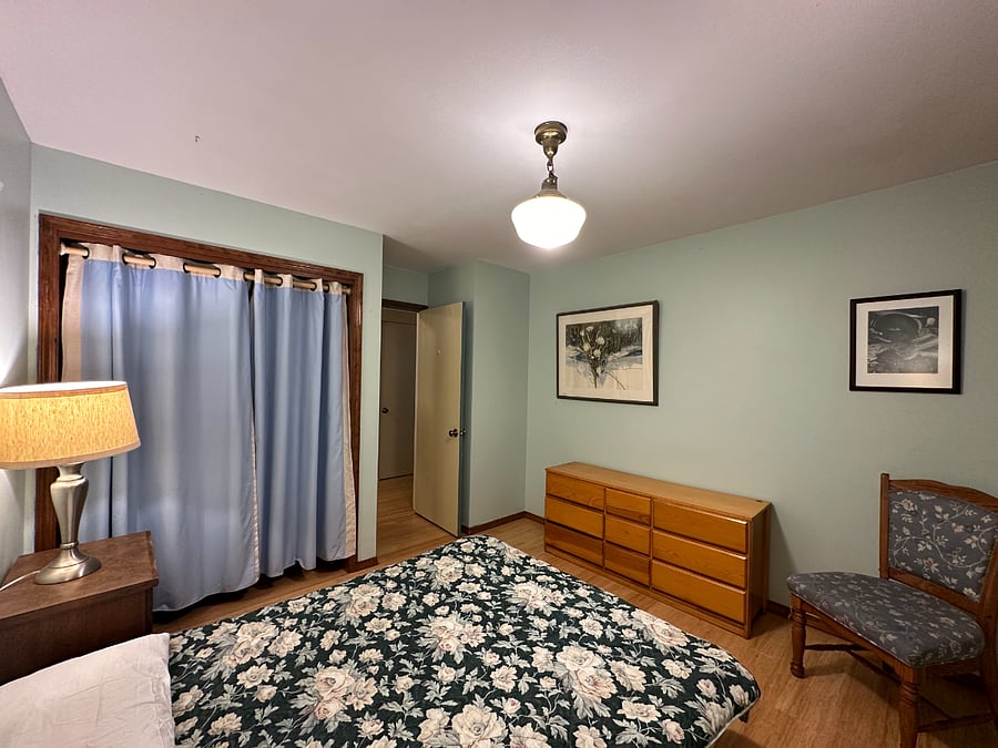 Your 2nd room ~ use as a study or den