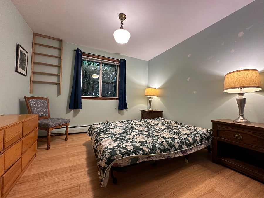 your 2nd room ~ futon can be bed or sofa