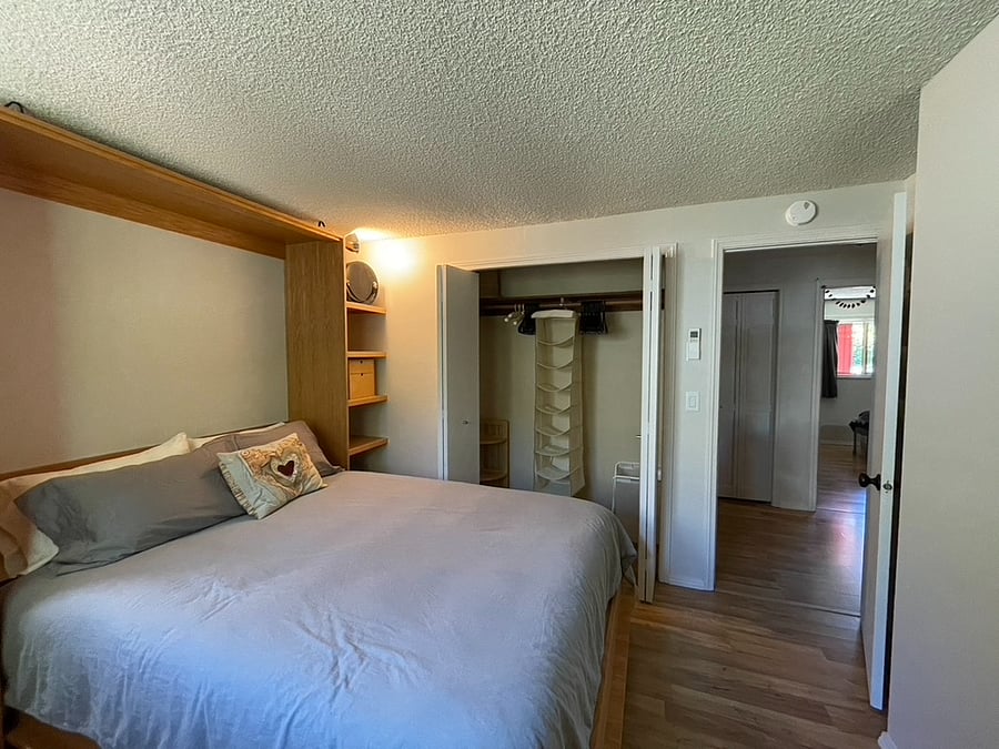 Private self contained room - south facing door