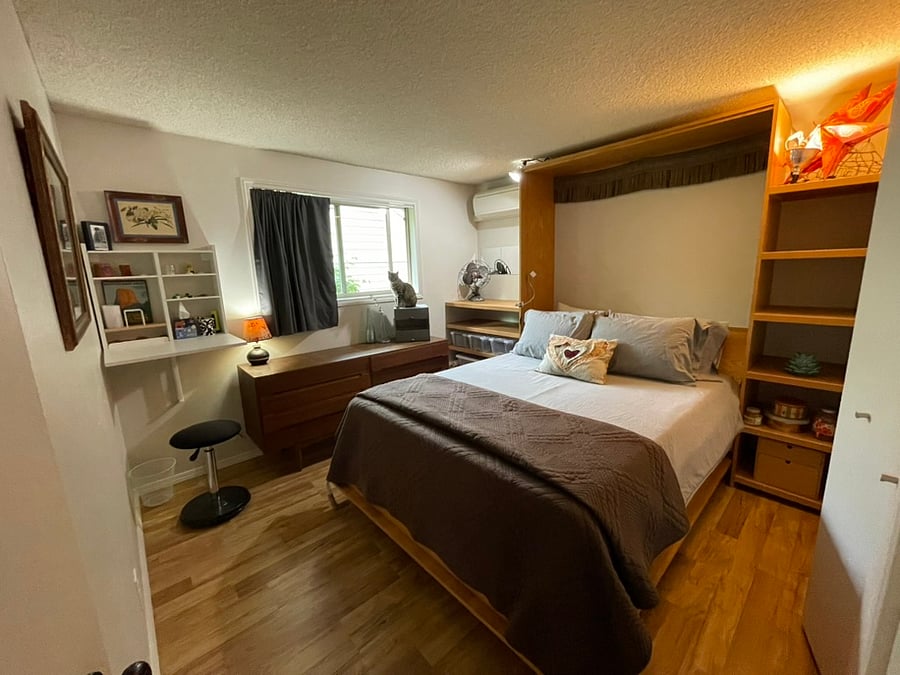 Private self contained room, sleeping arrangement - north facing window, expanded