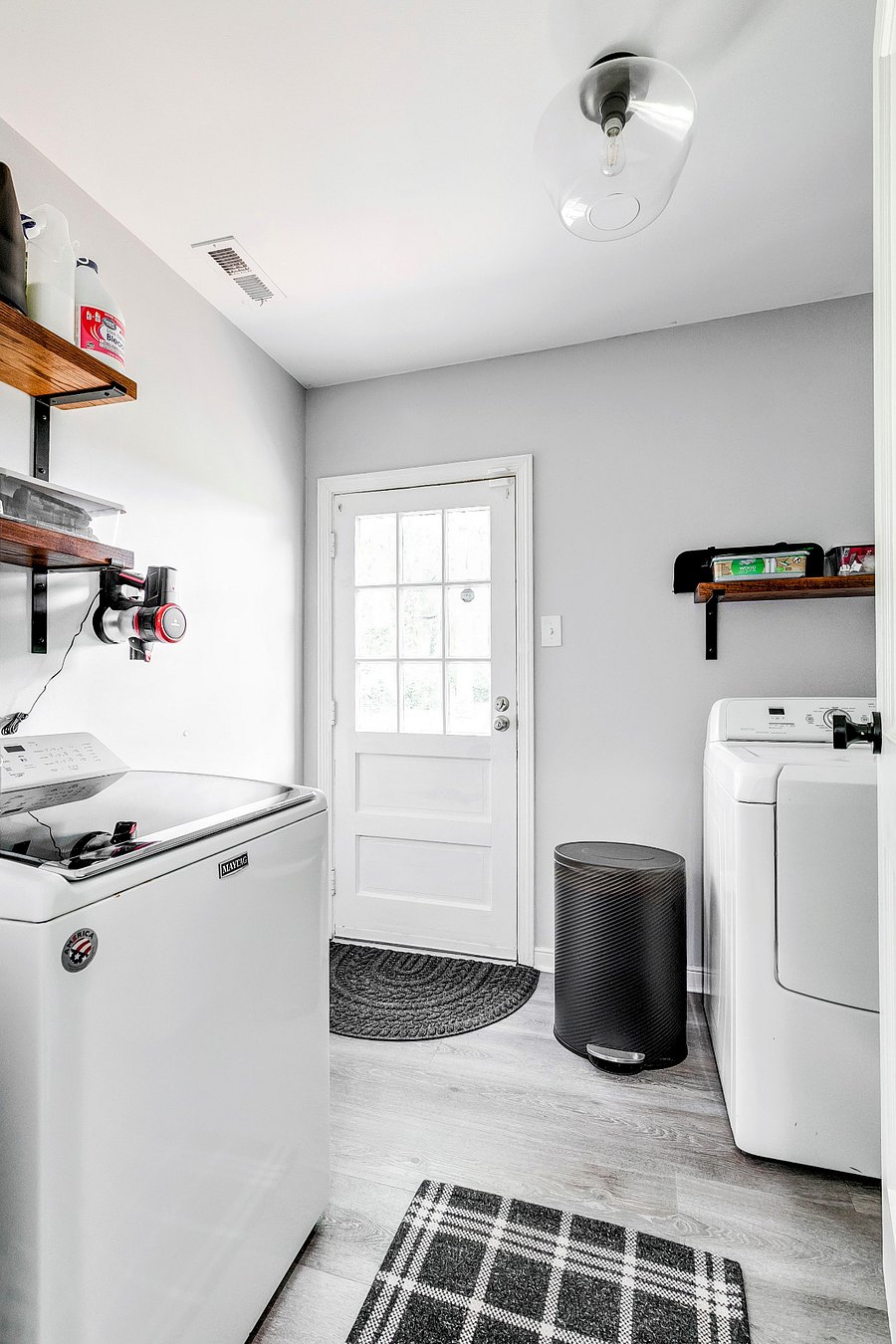 Wash your clothes in the dependible Maytag washing machine! Plenty of drying options with this dependable Maytag dryer!