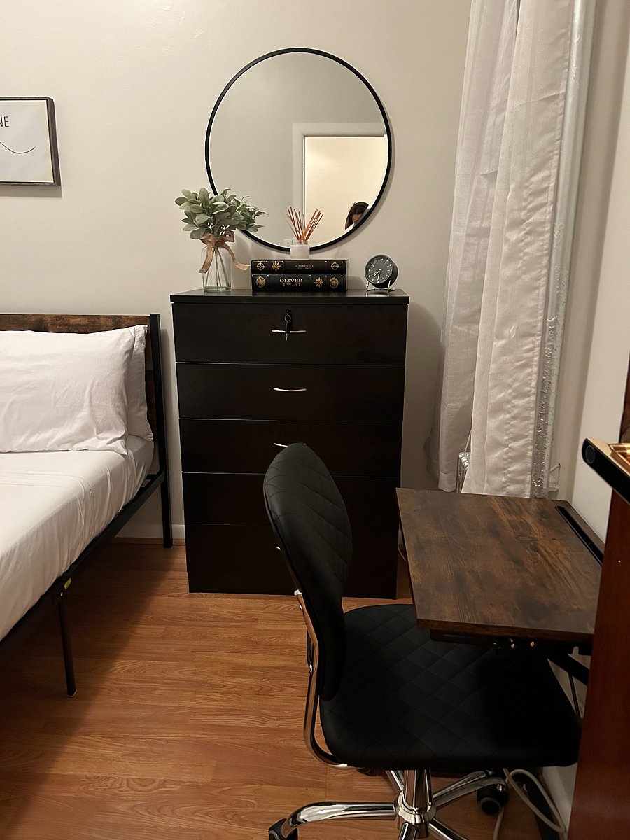 New study desk & chair added