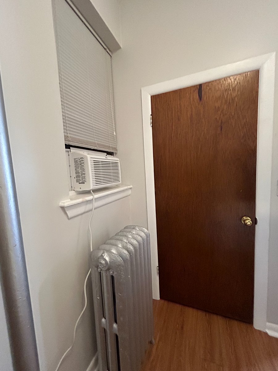 AC/Closet