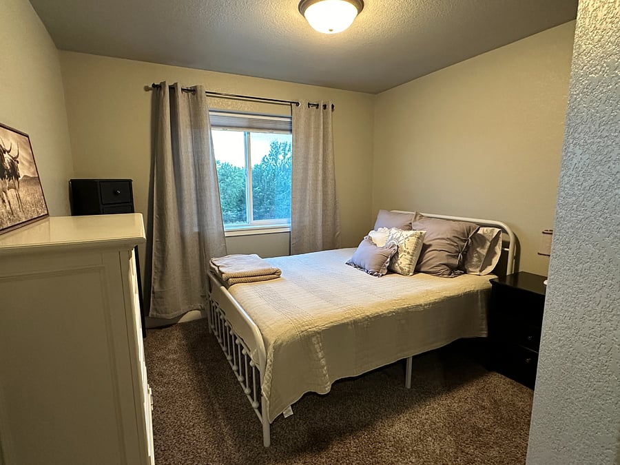 West bedroom with queen size bed