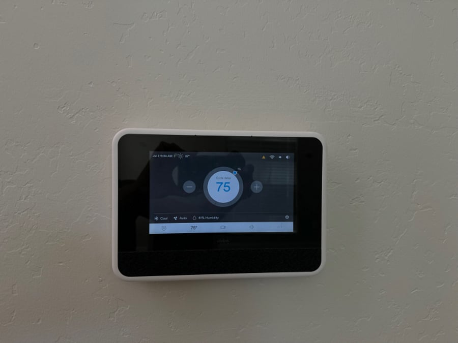 Adjustable thermostat