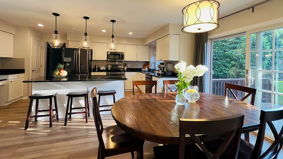 Kitchen & Meals Area