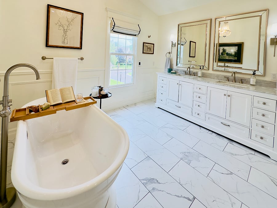 Master Bedroom 1 Full Ensuite Bathroom